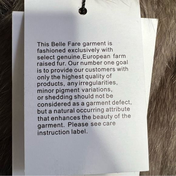 Belle Fare Asymetrical Fox Fur Poncho with Leather Inserts NWT - Picture 7 of 11